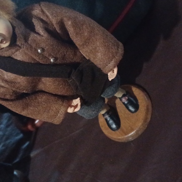 Lot of 5 Vintage Christmas Carolers Set Wood Base Holiday Dolls Figures - Picture 2 of 7